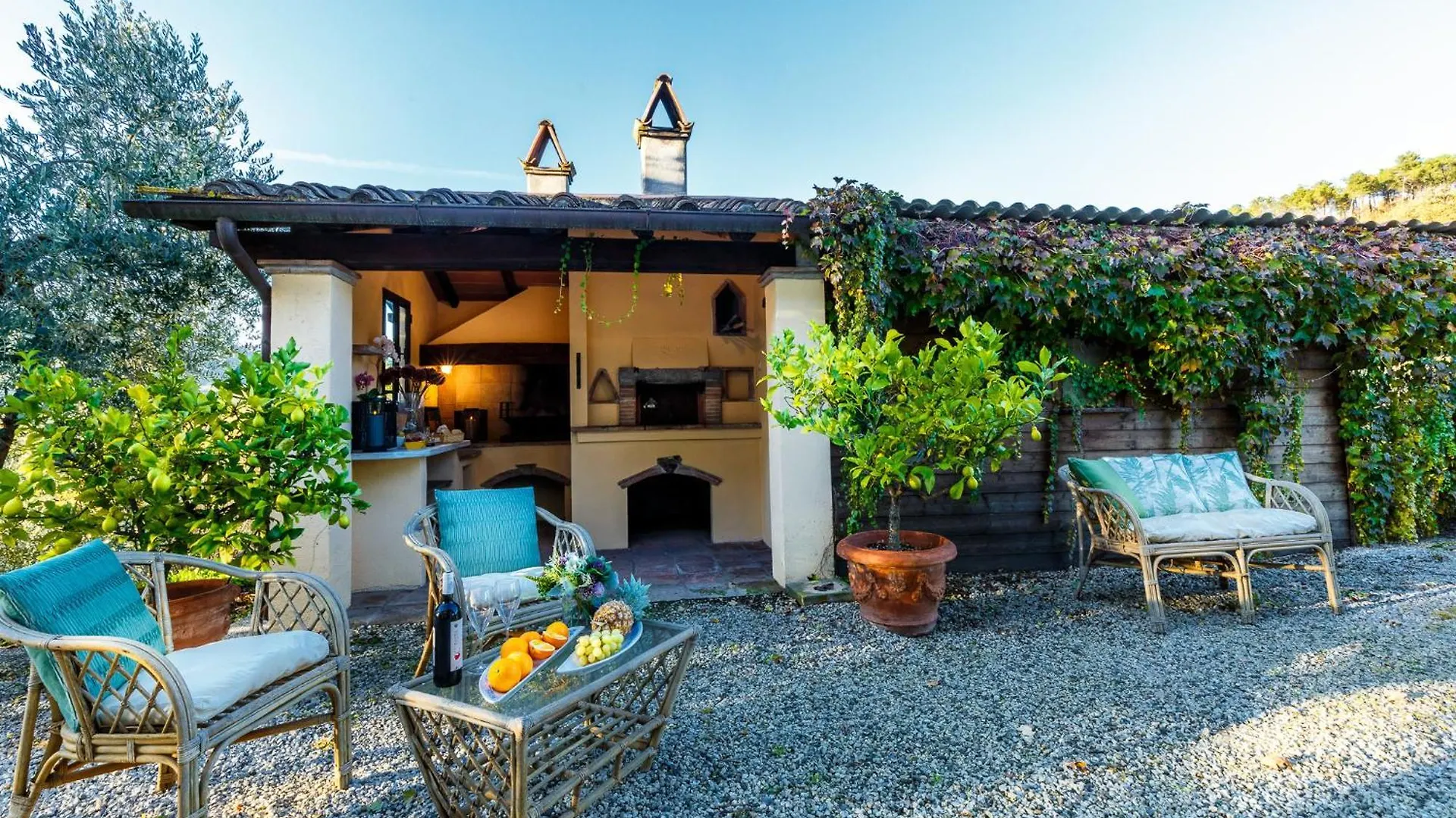 Villa Amore, A Romantic Hilltop Farmhouse In Lucca 0*,  Italien