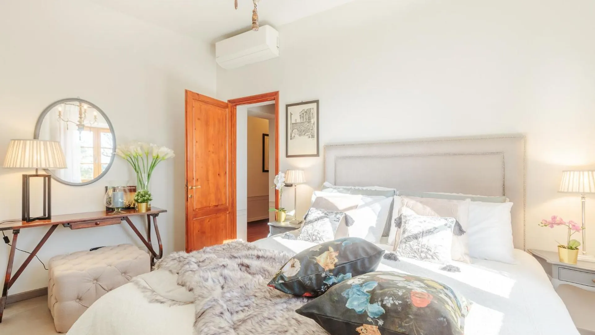 Villa Amore, A Romantic Hilltop Farmhouse In Lucca 0*,