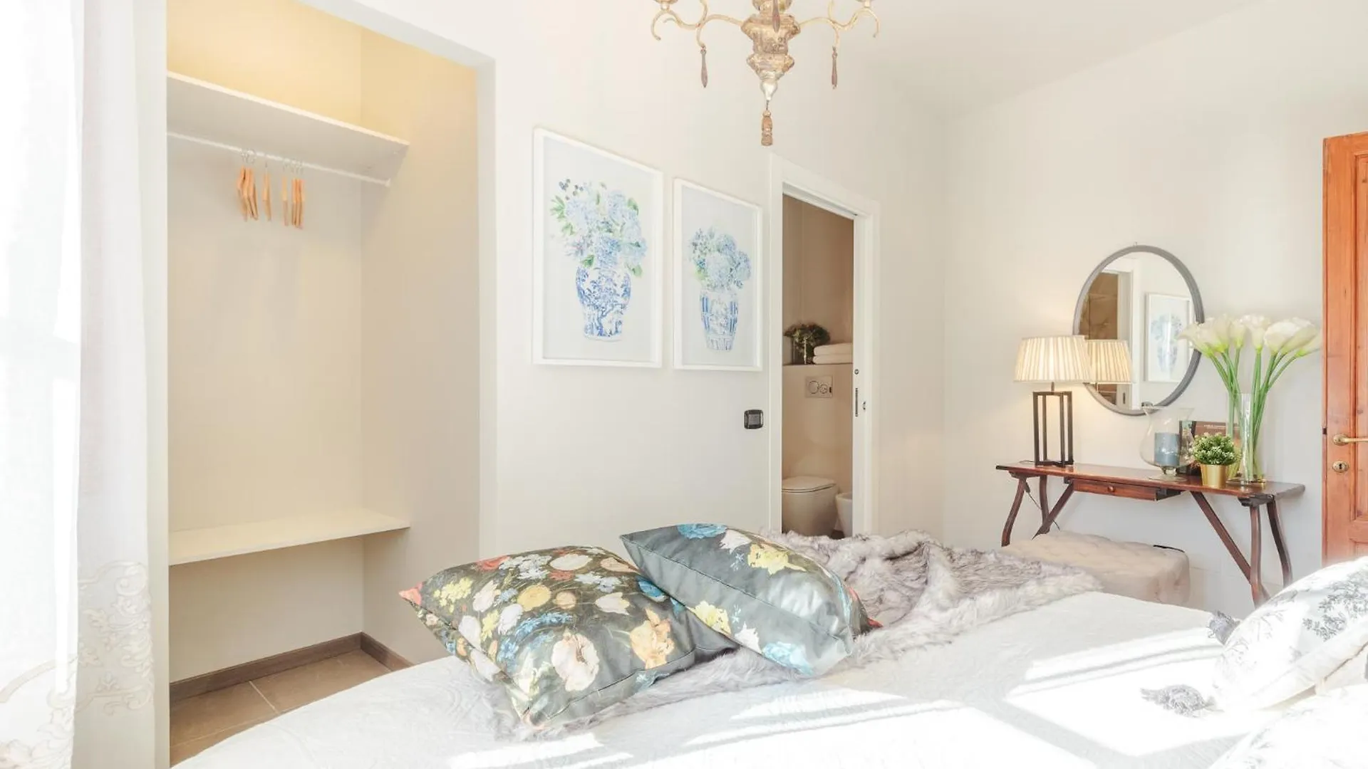 Villa Amore, A Romantic Hilltop Farmhouse In Lucca Italien