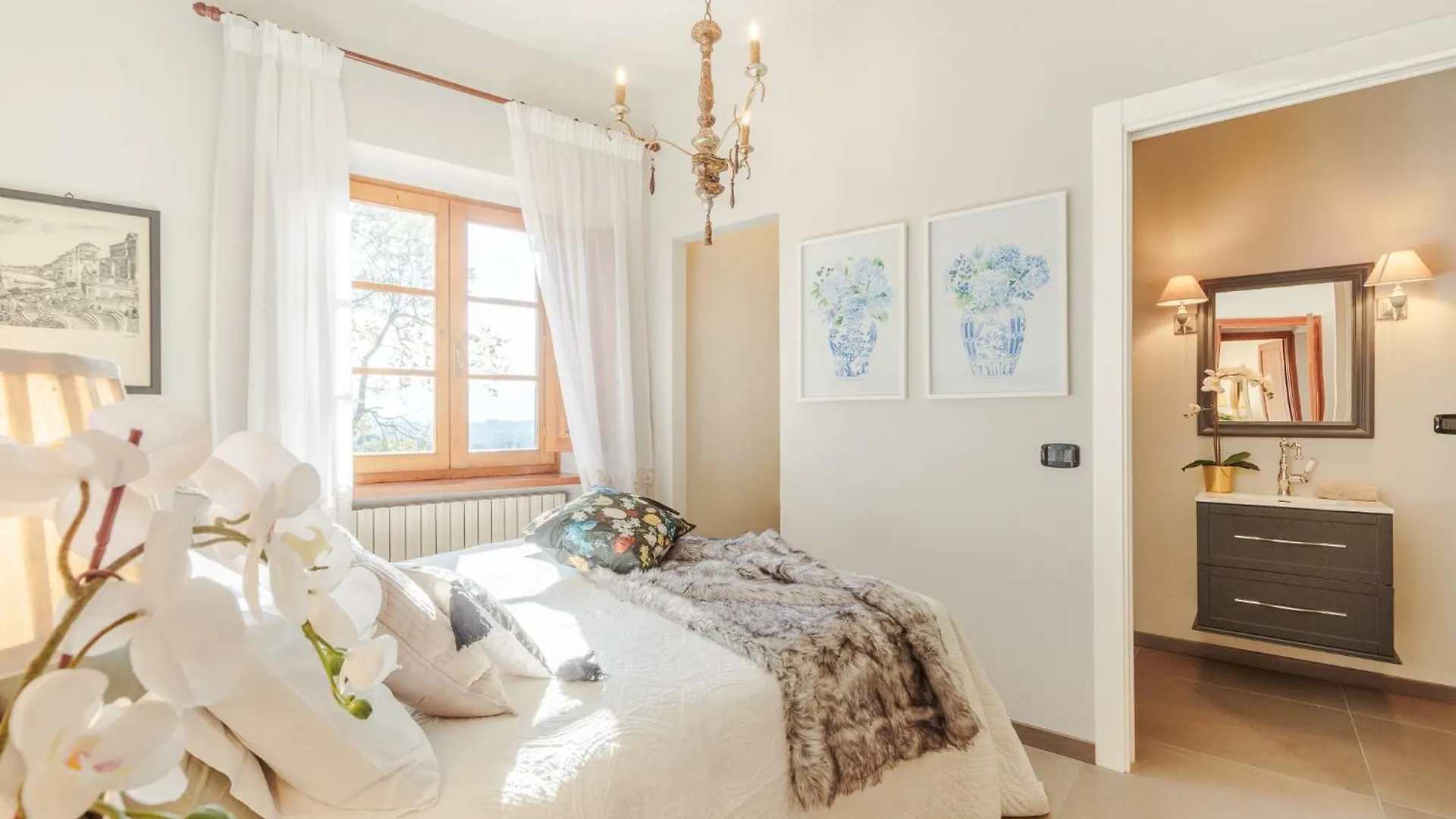 Villa Amore, A Romantic Hilltop Farmhouse In Lucca