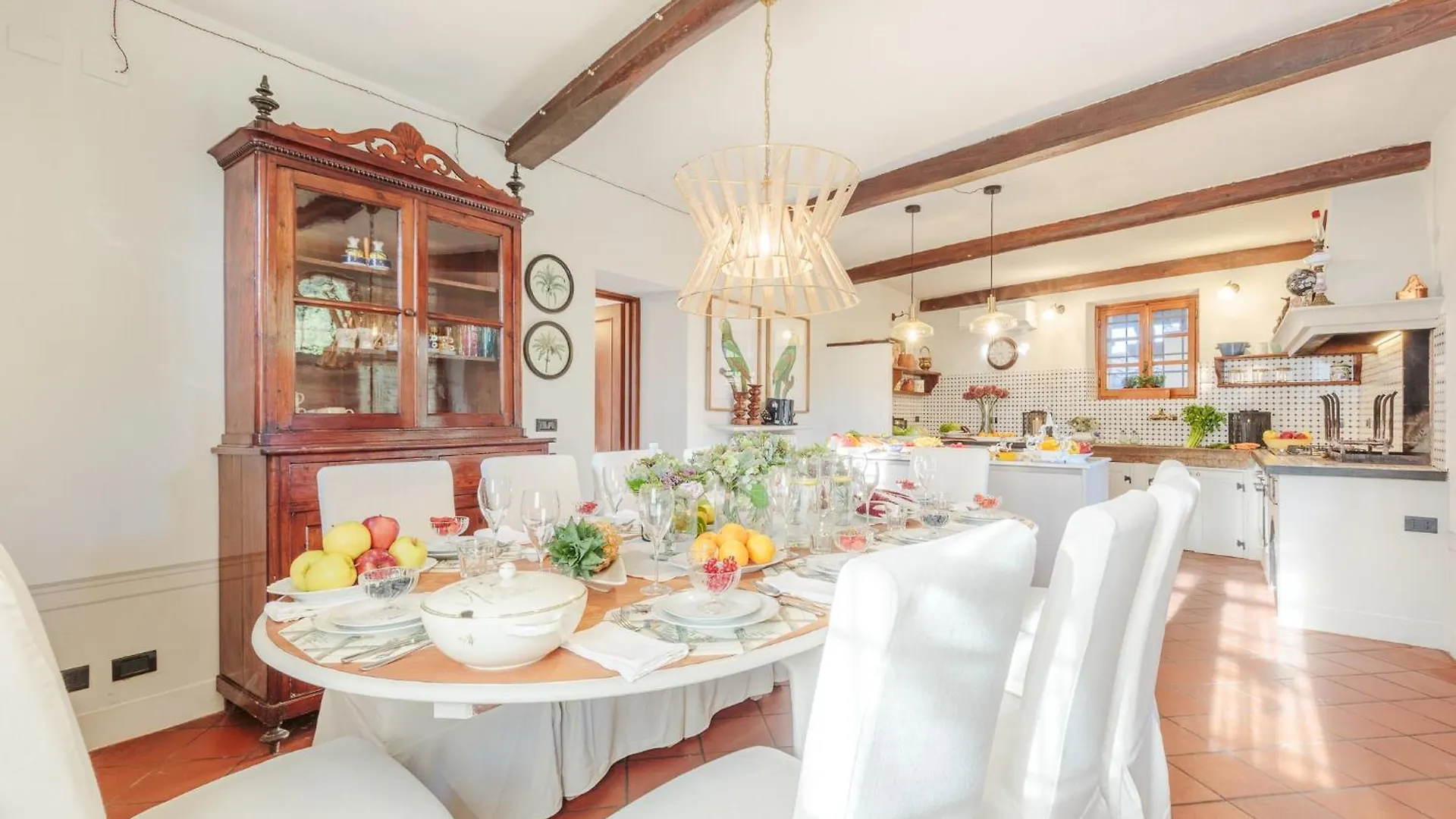 Villa Amore, A Romantic Hilltop Farmhouse In Lucca