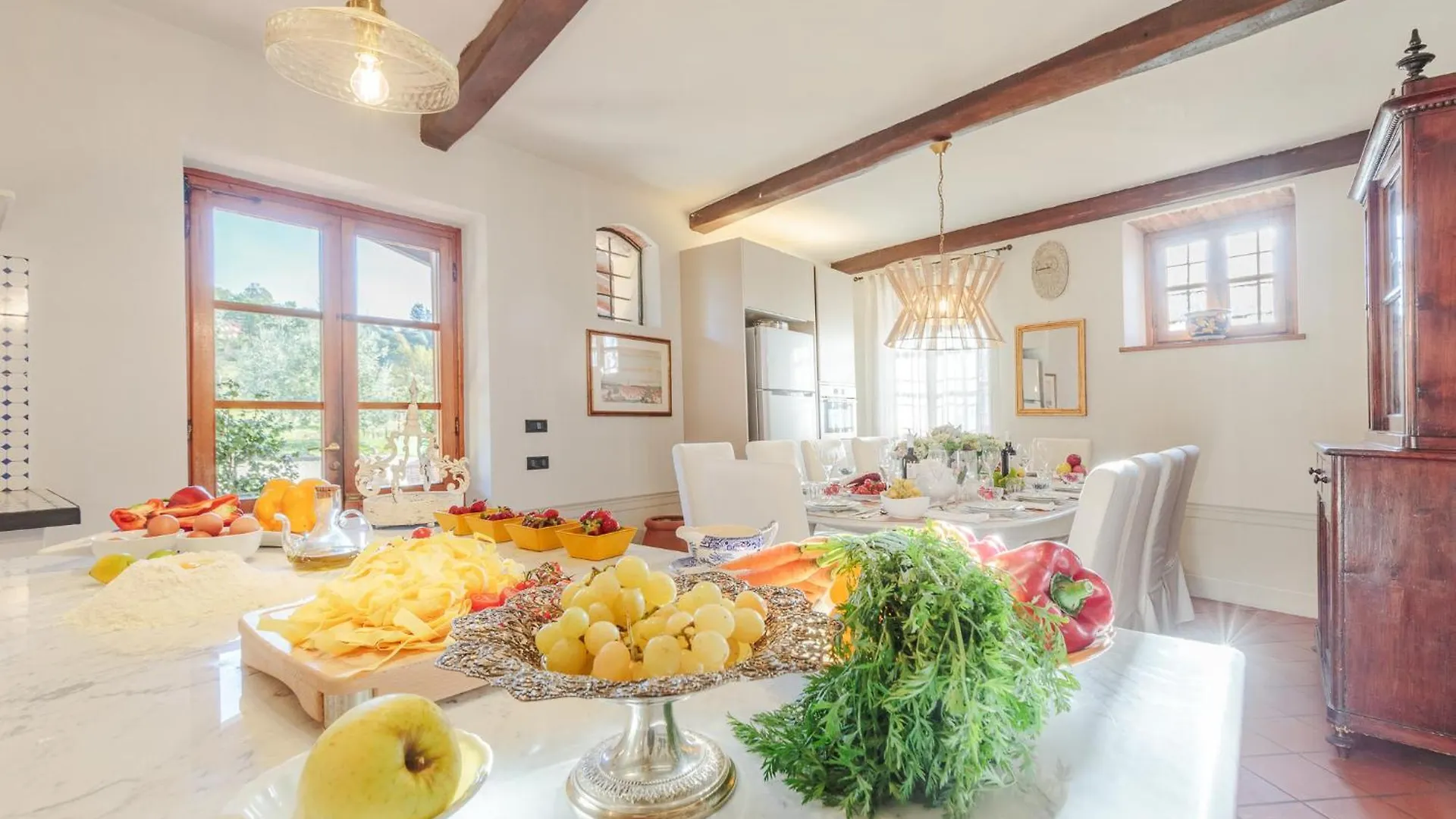 Villa Amore, A Romantic Hilltop Farmhouse In Lucca