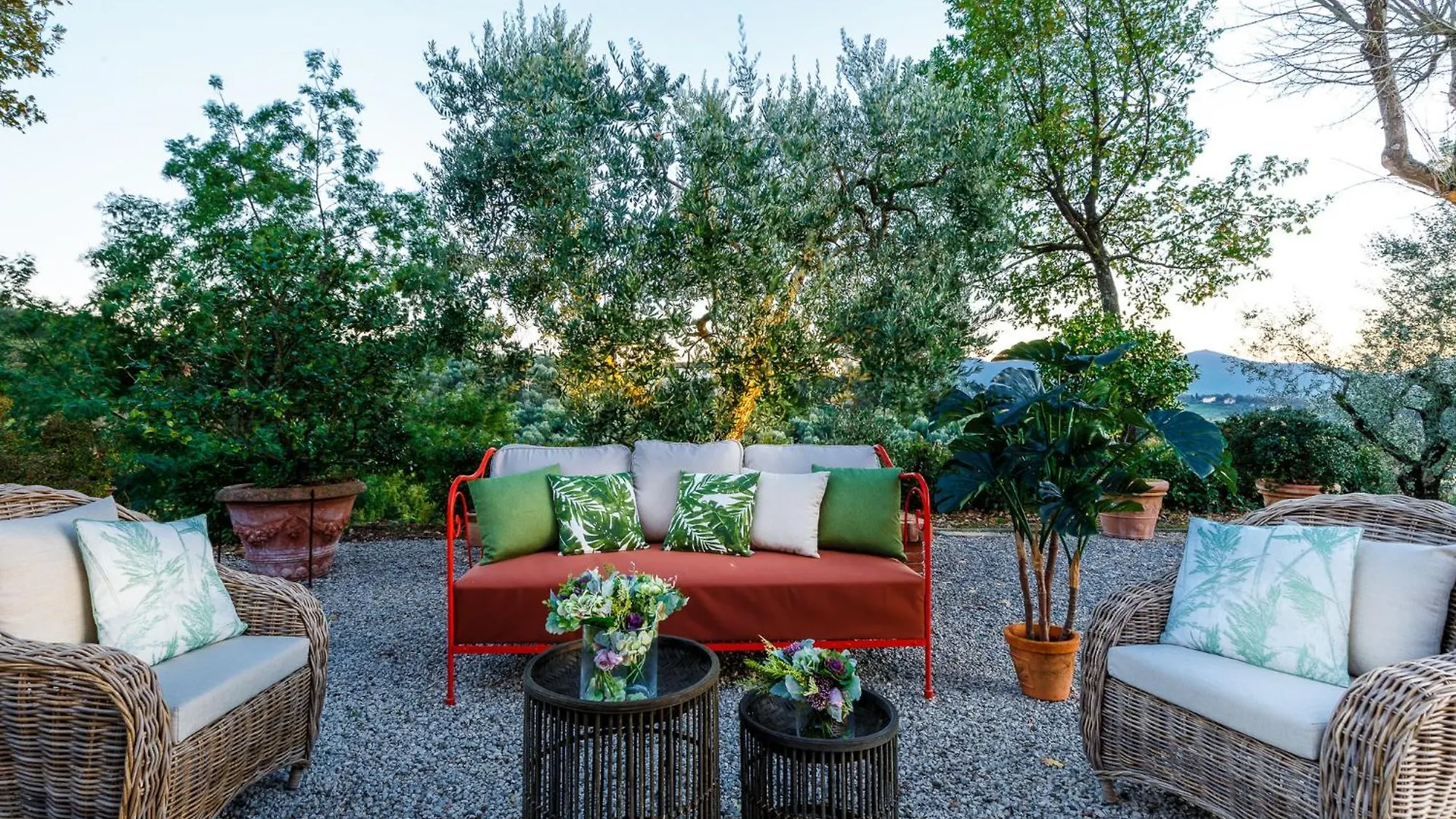 Villa Amore, A Romantic Hilltop Farmhouse In Lucca